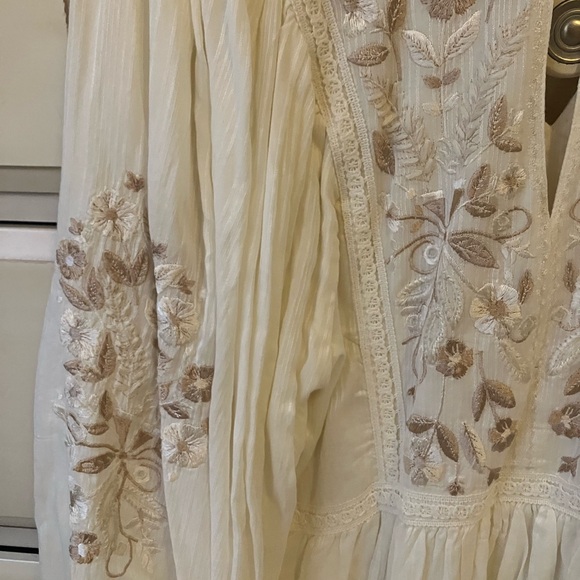 Viveka embroidered lace mini dress - Picture 7 of 10